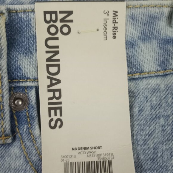 NWT No Boundaries Mid Rise Fringe Hem Denim Shorts Womens 10 Acid Wash Stretch - Picture 6 of 6